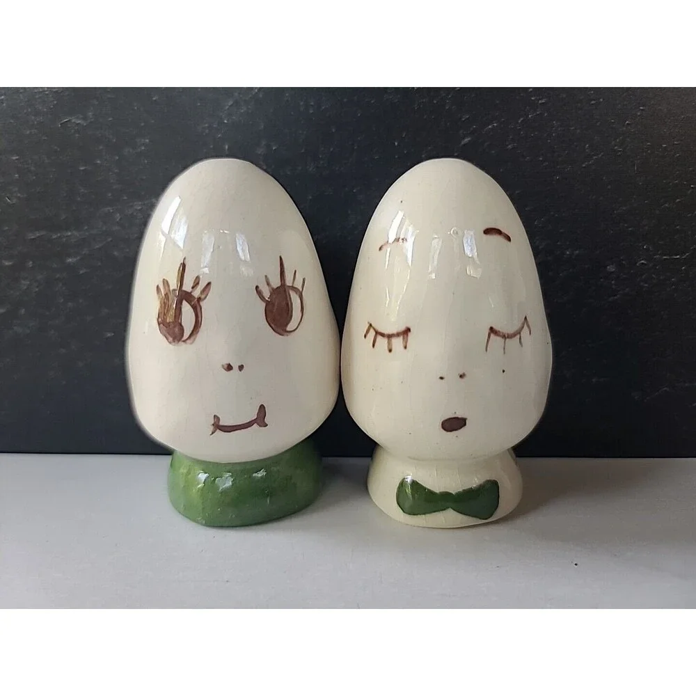 Egg Head Salt And Pepper Shakers Vintage, READ
